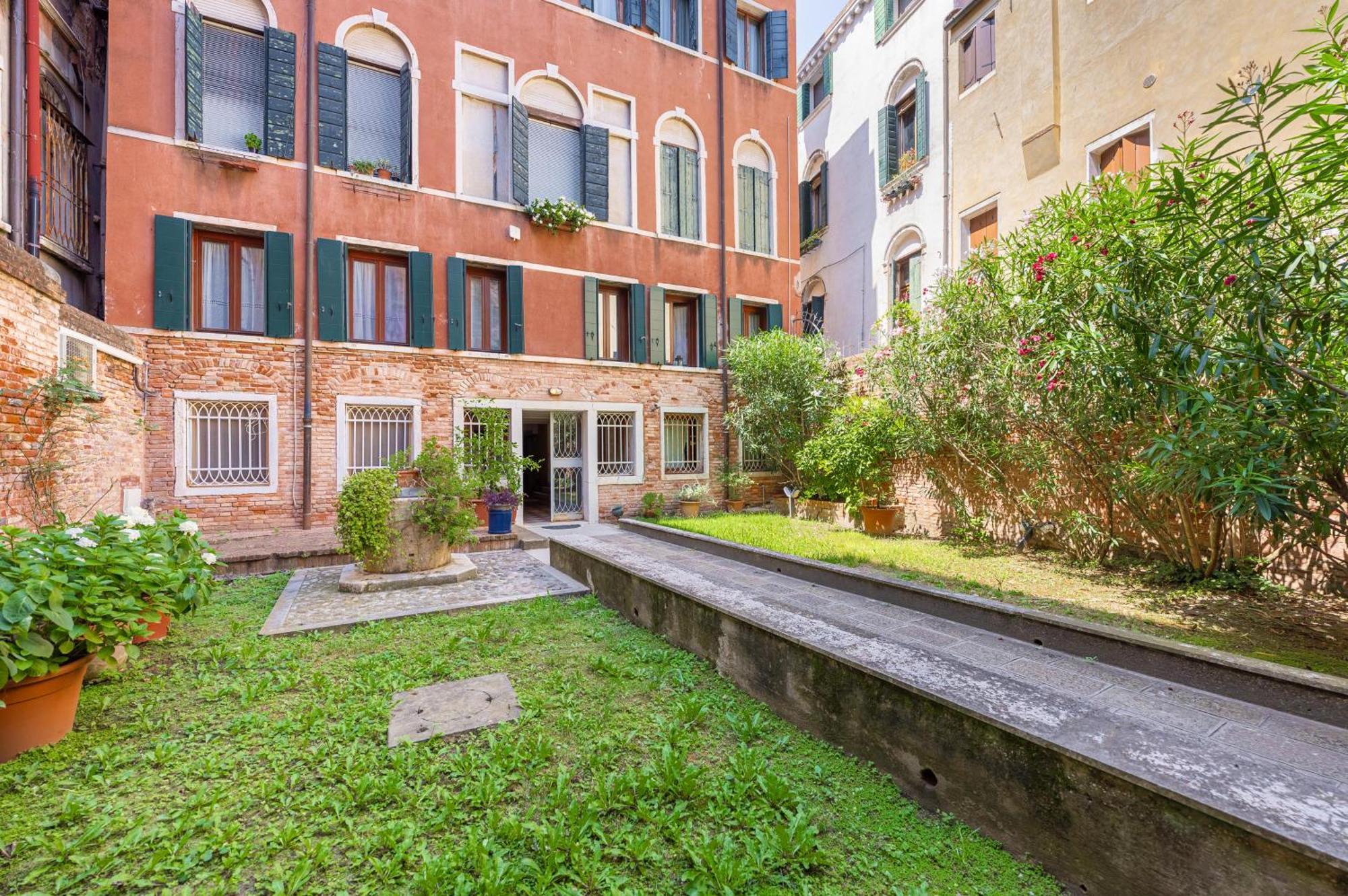 Appartamento Luxury Penthouse With Terrace Venezia Esterno foto