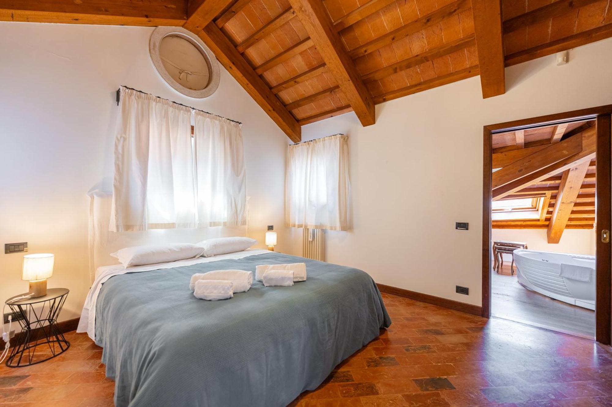 Appartamento Luxury Penthouse With Terrace Venezia Esterno foto